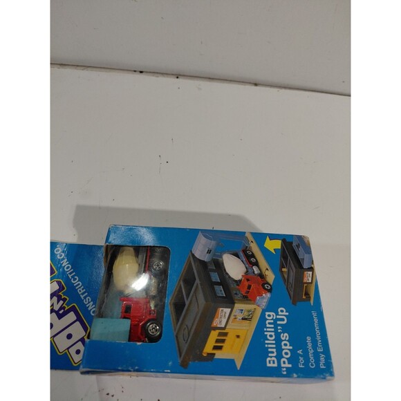 NIP Hot Wheels Pop N Play 1:64 Die Cast Cement Mixer w/ Construction Company - Picture 5 of 5